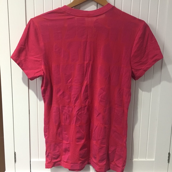 Nike standard fit t-shirt/athletic top - Picture 3 of 5